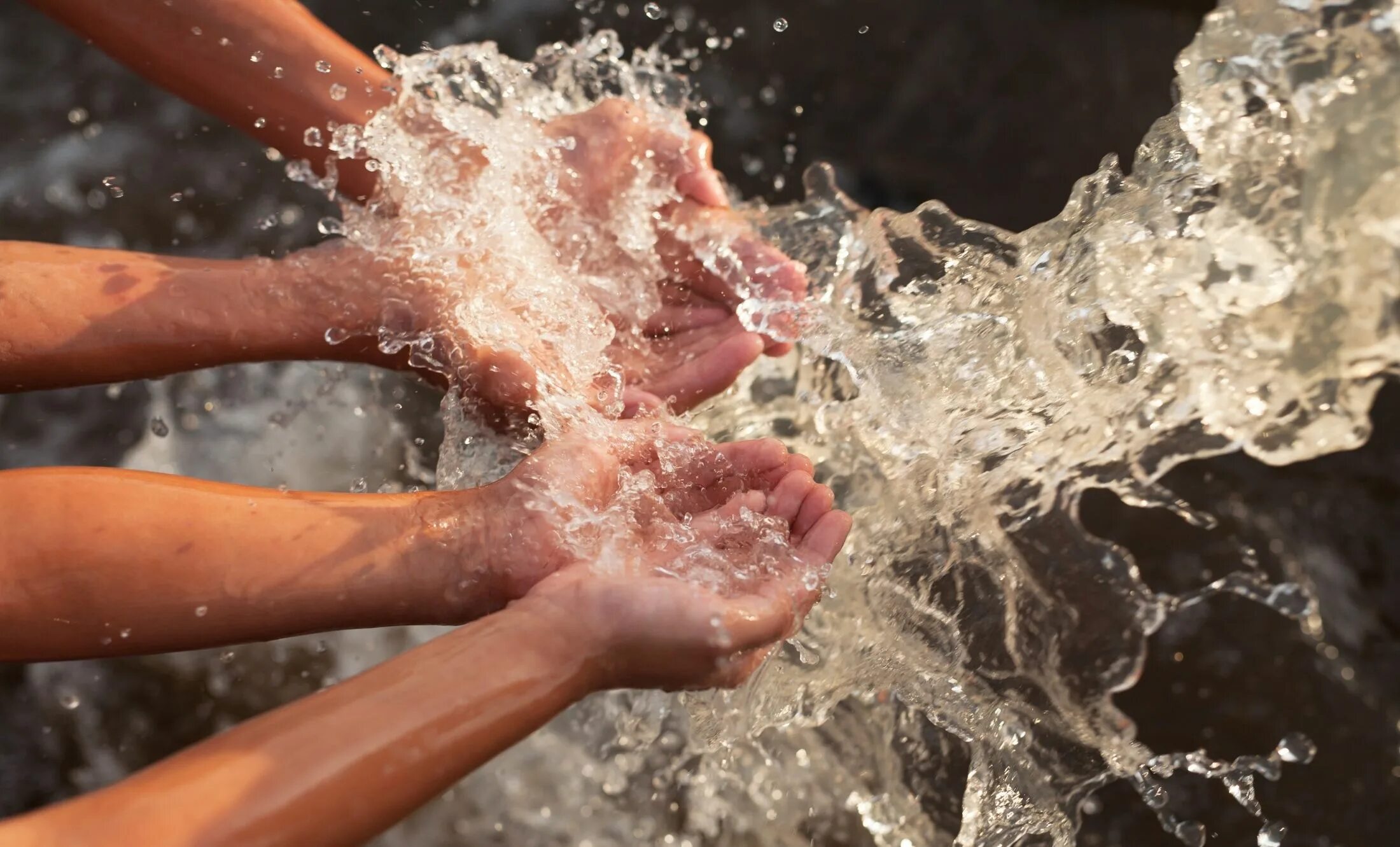 Горячей воды а также. Вода в медицине. A basin for Water.