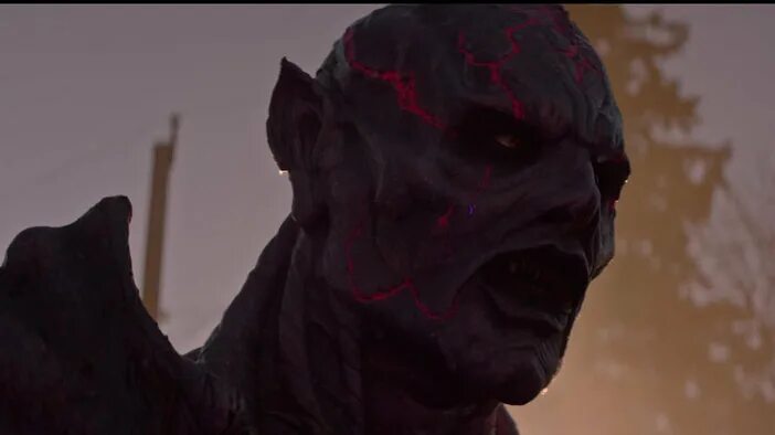 очень странный пришелец 2020