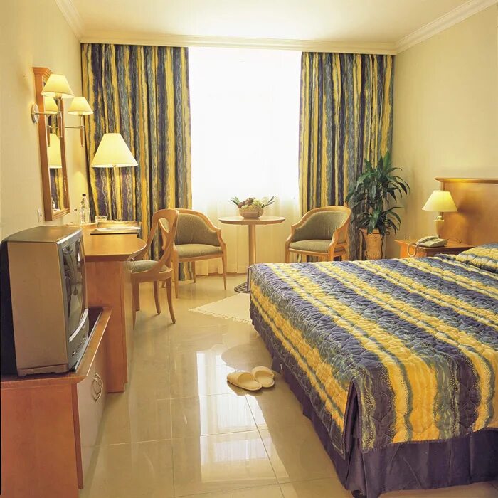 отель coral beach resort sharjah. оаэ шарджа coral 4*. ренессанс шарм-эль-шейх голден. шарджа корал бич отель 4. шарджа отель корал бич резорт.