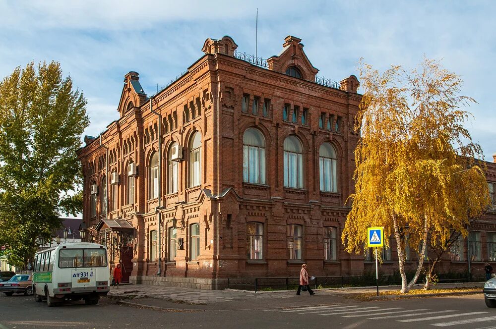 Дома в бузулуке оренбургской области. Женская гимназия (Бузулук). Город Бузулук Оренбургской области. Водонапорная башня Бузулук. Памятники архитектуры Оренбургской области Бузулук.