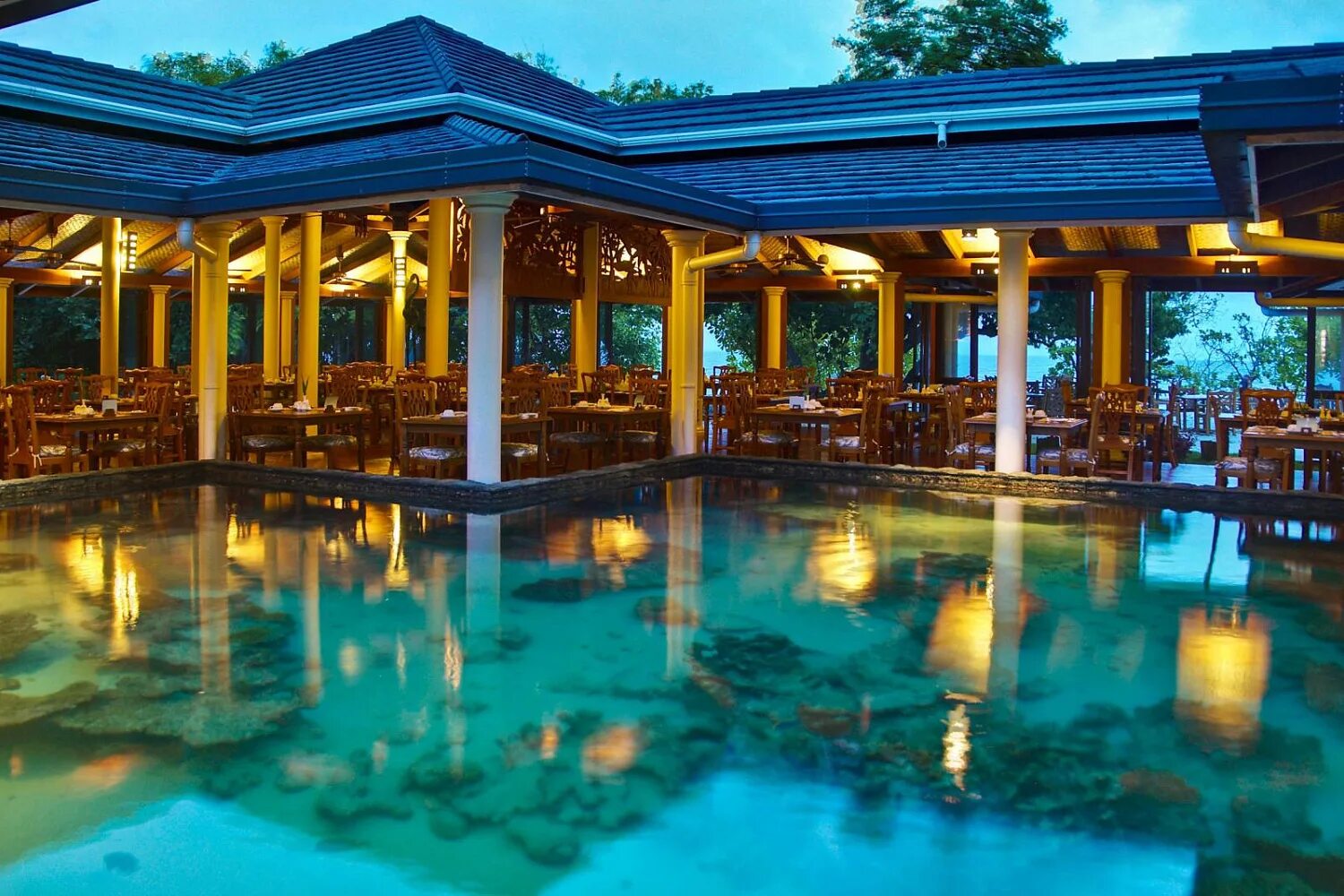 Мальдивы Роял Айленд. Роял Исланд Резорт Мальдивы. Royal Island Resort Spa 5 Мальдивы. Royal Island Resort & Spa 4.