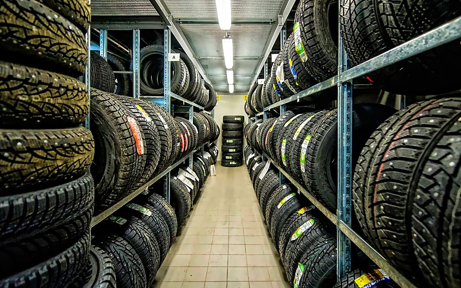 Bridgestone 613v. Склад шин. Склад резины. Зимняя резина склад. Авторусь шины лето