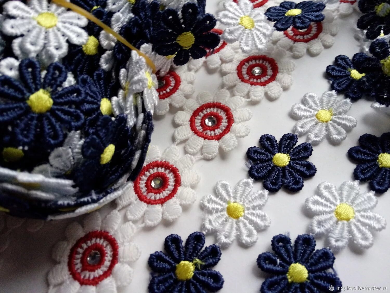 Кружевная аппликация. 13,7м. Кружева для рукоделия. Кружева ромашки. Аппликации из кружева.