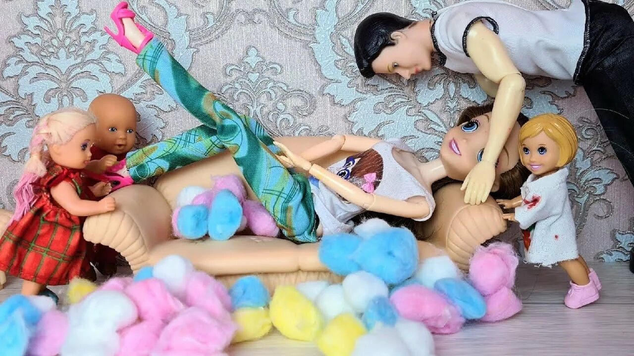 Барби веселая семейка. Домик даринелка тв. Даринелка тв макс и катя. Включи катя и макс веселую семейку с дианой куклы. Катя и макс веселая семейка барби.