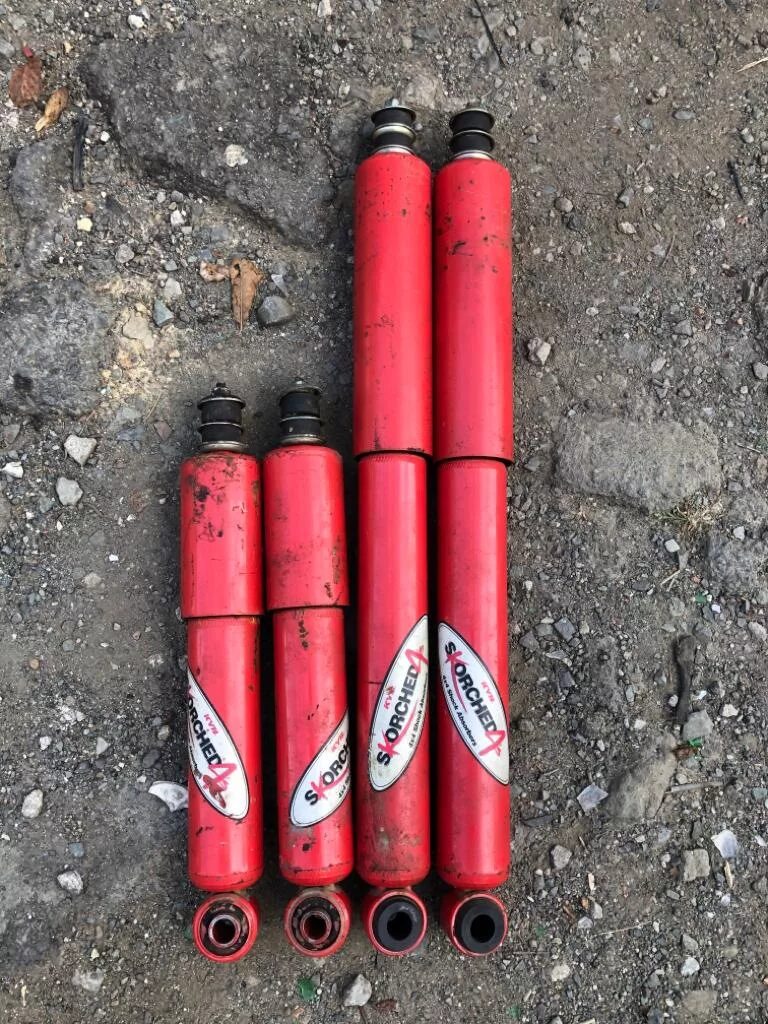 Прадо 95 регулируемые амортизаторы. Амортизаторы сурф 130. Длина переднего амортизатора сурф 130. Амортизатор передний toyota hilux. Амортизатор передний toyota hilux.