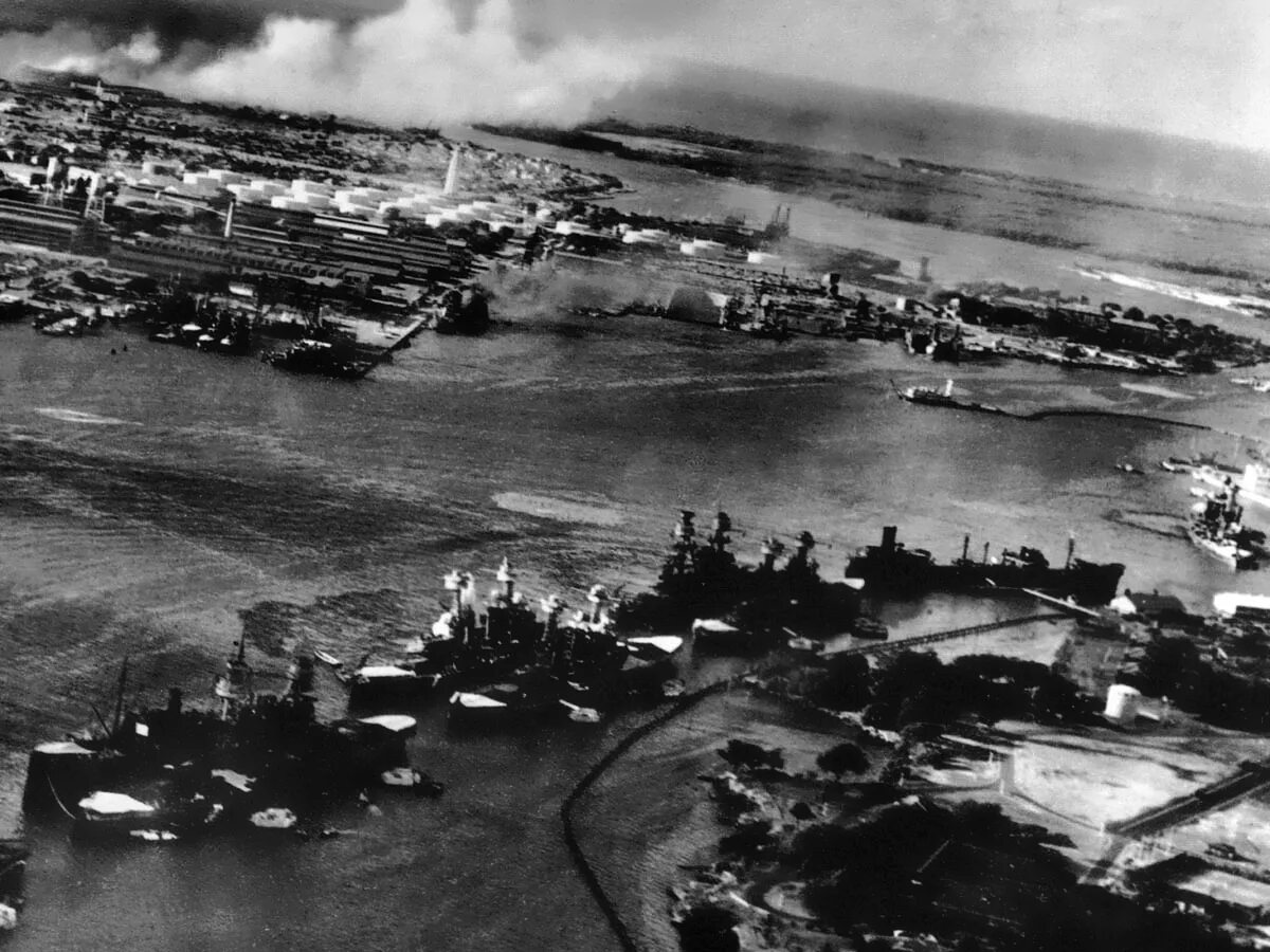 Перл харбор сколько. Гонолулу 1941. перл харбор число погибших. кол-во погибших в перл харбор.