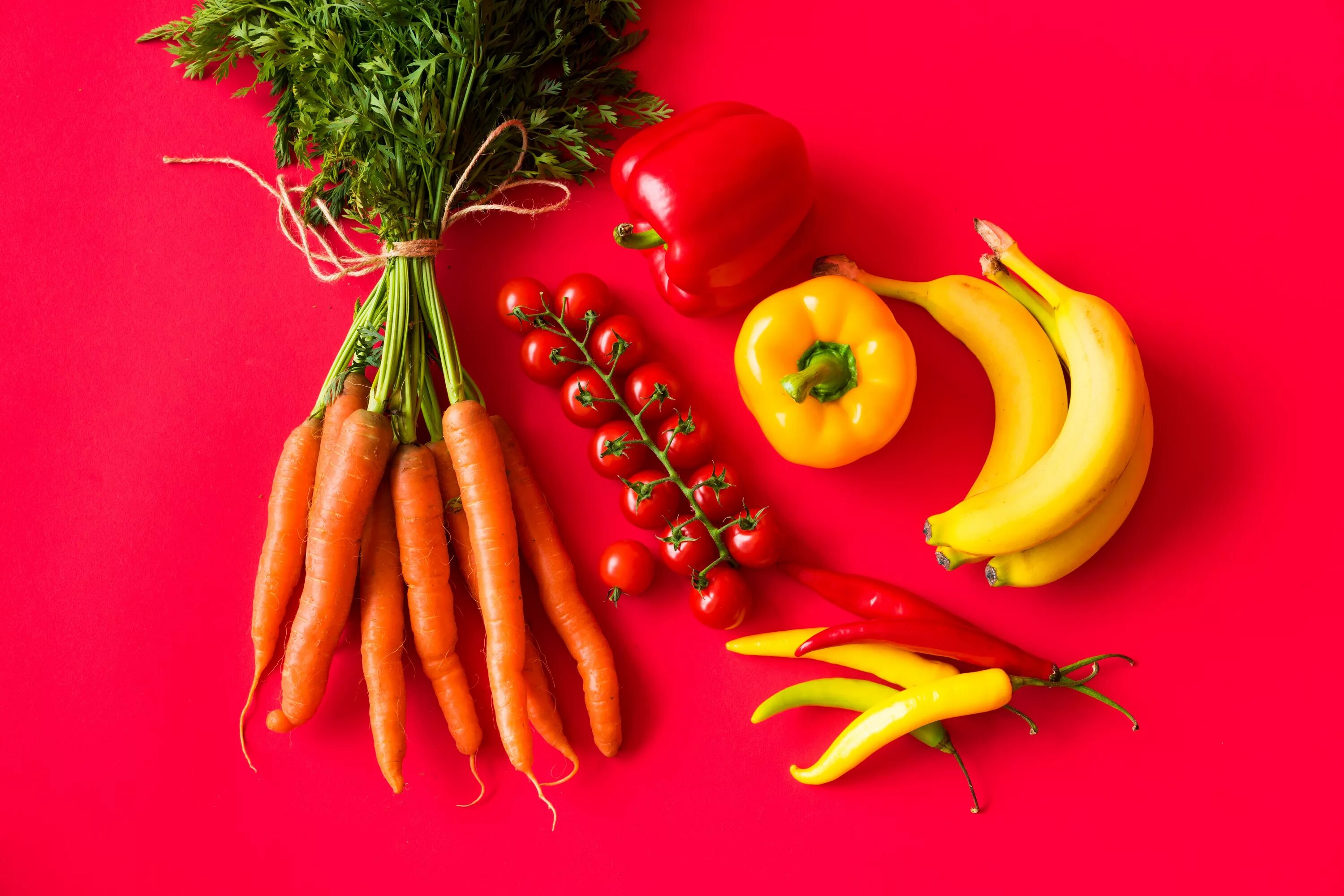 Овощи и фрукты. Яркие овощи. Фрукты овощи яркие. Красные овощи и фрукты.