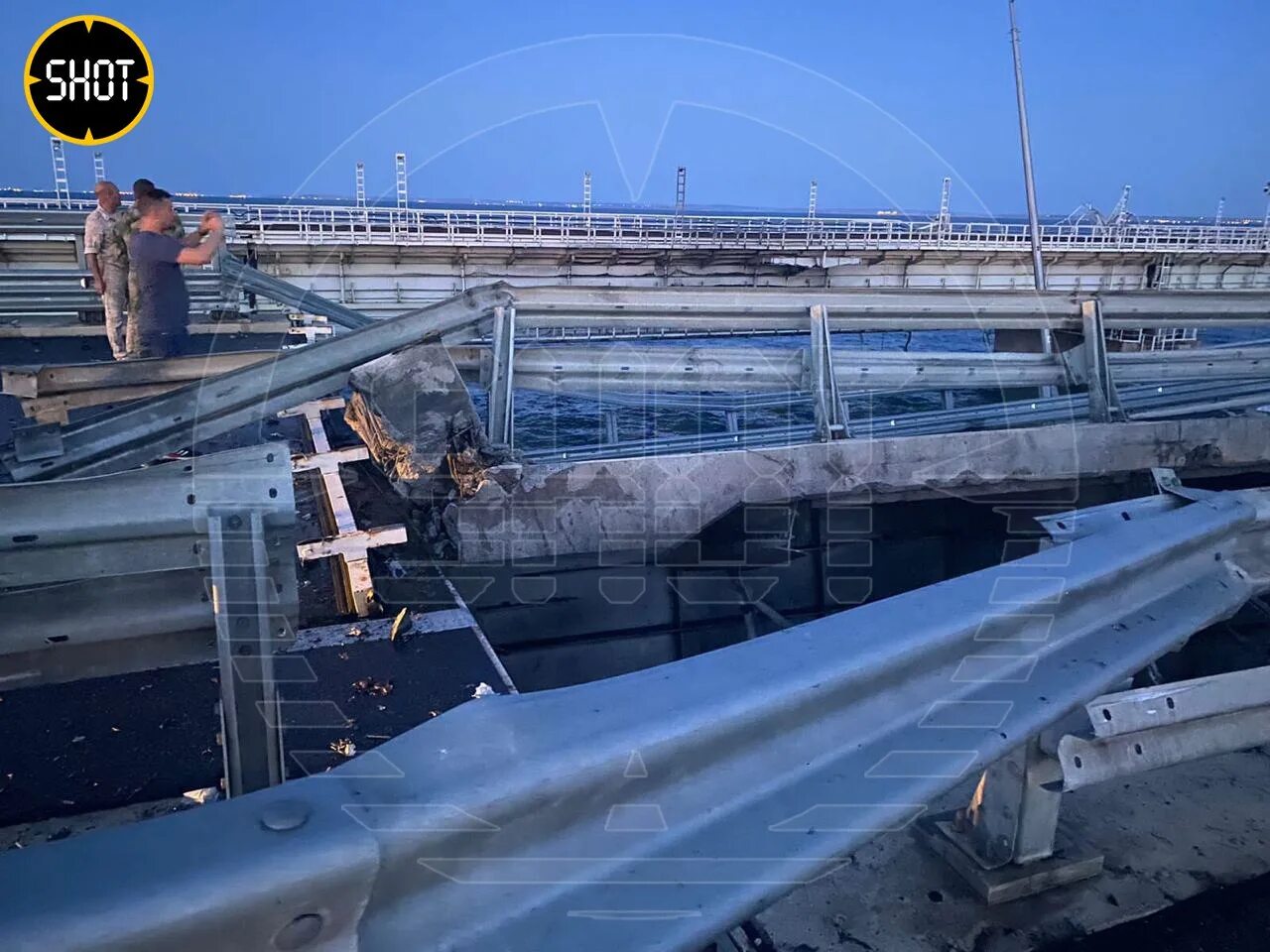 Крымский мост работает или нет. Крымский мост 2025. крымский мост сейчас. опоры крымского моста.