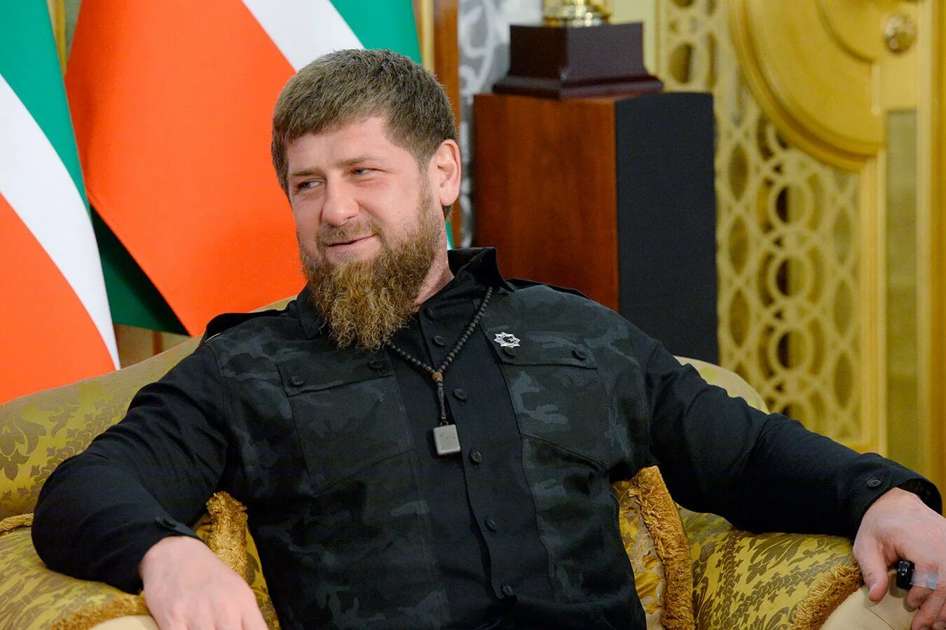 Кадыров на тесле. Кадыров на тесле. Варпач и кадыров. Кадыров на тесле. Варпач на тесле.