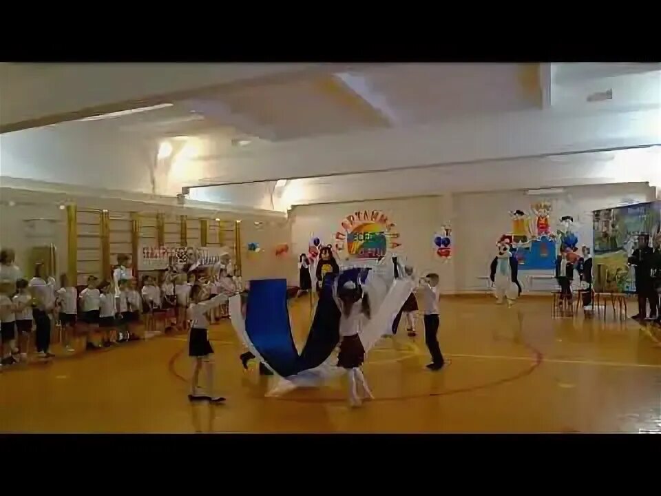 Танец с полотнами небо. Танец с полотнами небо