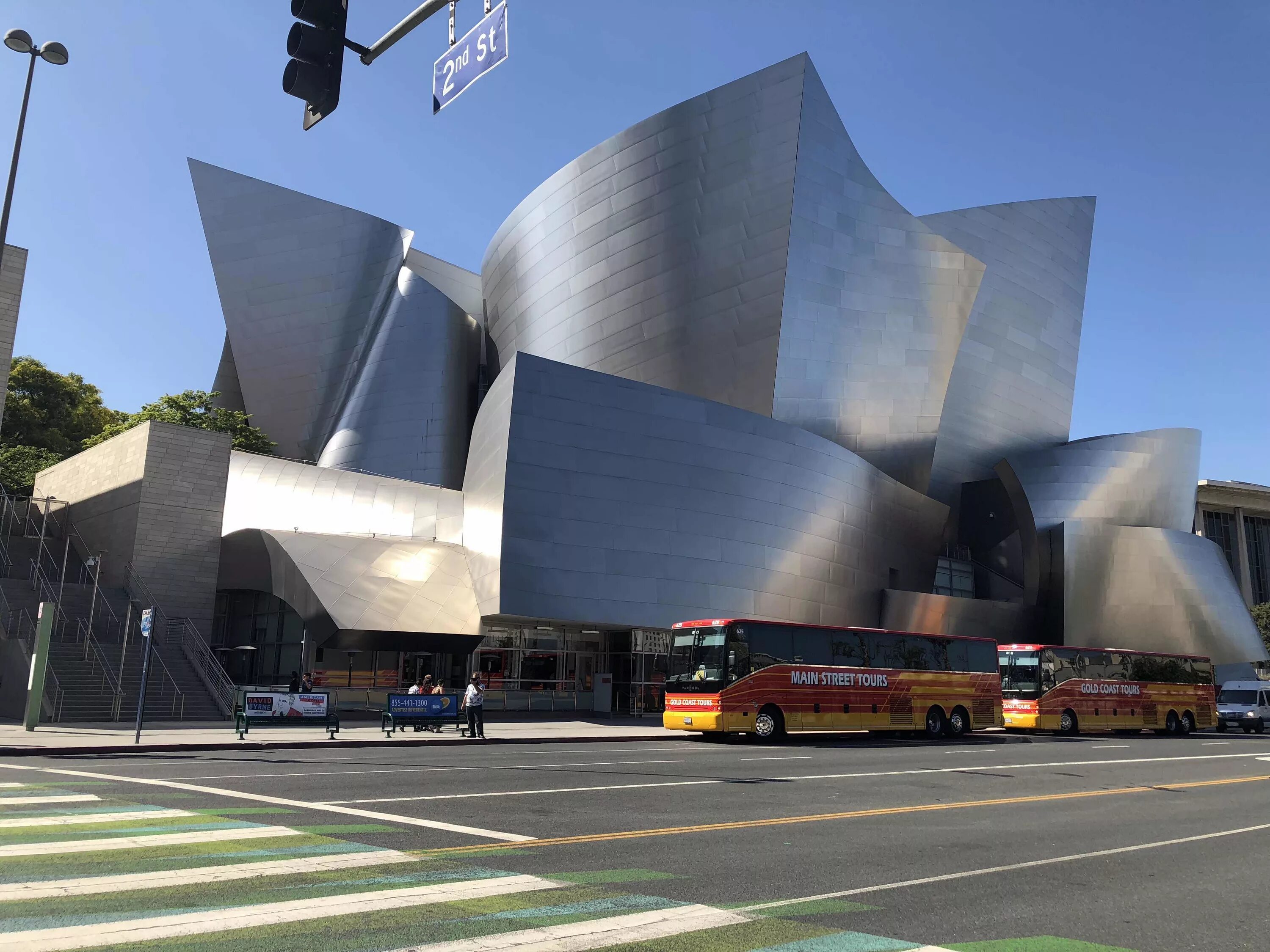 Концертный зал дисней. Концертный зал «Дисней» в Лос-Анджелес. Концертный зал Уолта Диснея в Лос-Анджелесе. Фрэнк Гери концертный зал Уолта Диснея. Концертный зал Уолта Диснея в Лос-Анджелесе архитектура.