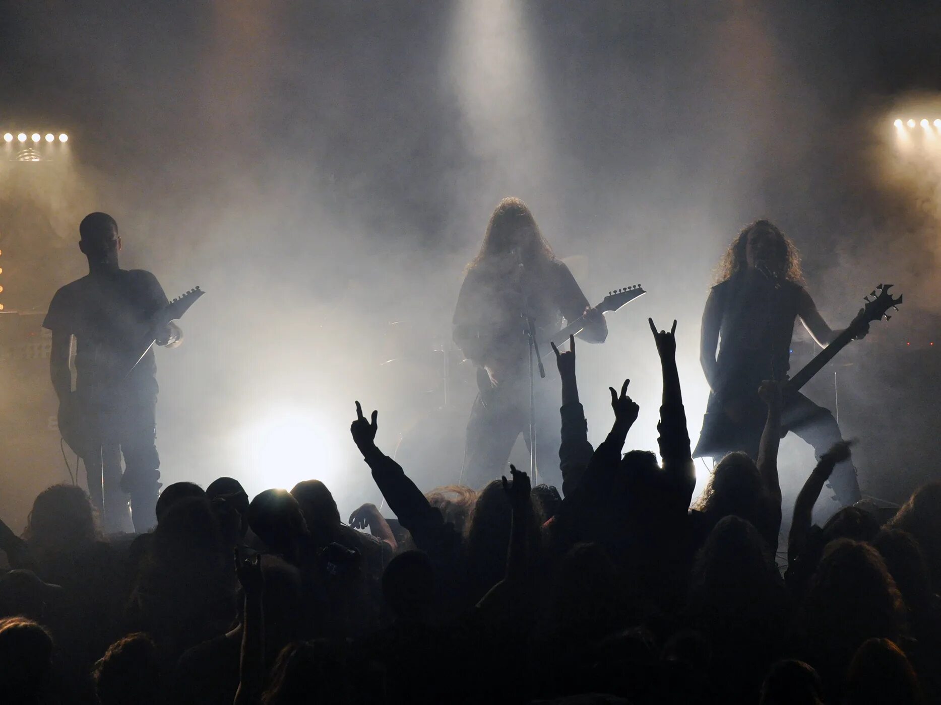 Metal concert. Хеви метал группа концерт. black metal concert. black metal группы концерт. концерт хеви металл.