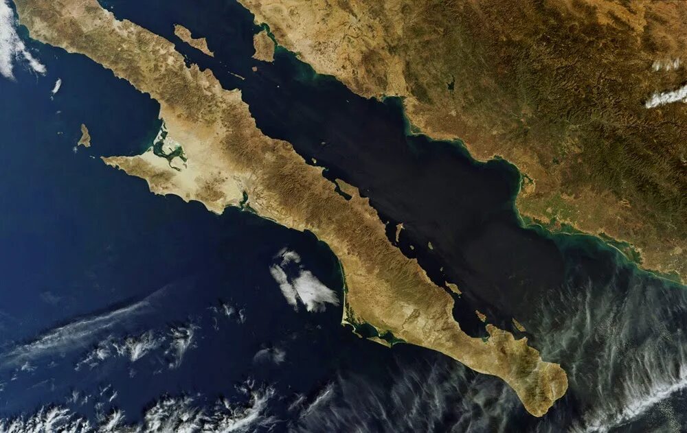 Полуостров калифорния находится на. Мексика калифорнийский полуостров. Калифорнийский залив Мексика. Полуостров Баха Мексика. Апеннинский полуостров из космоса.