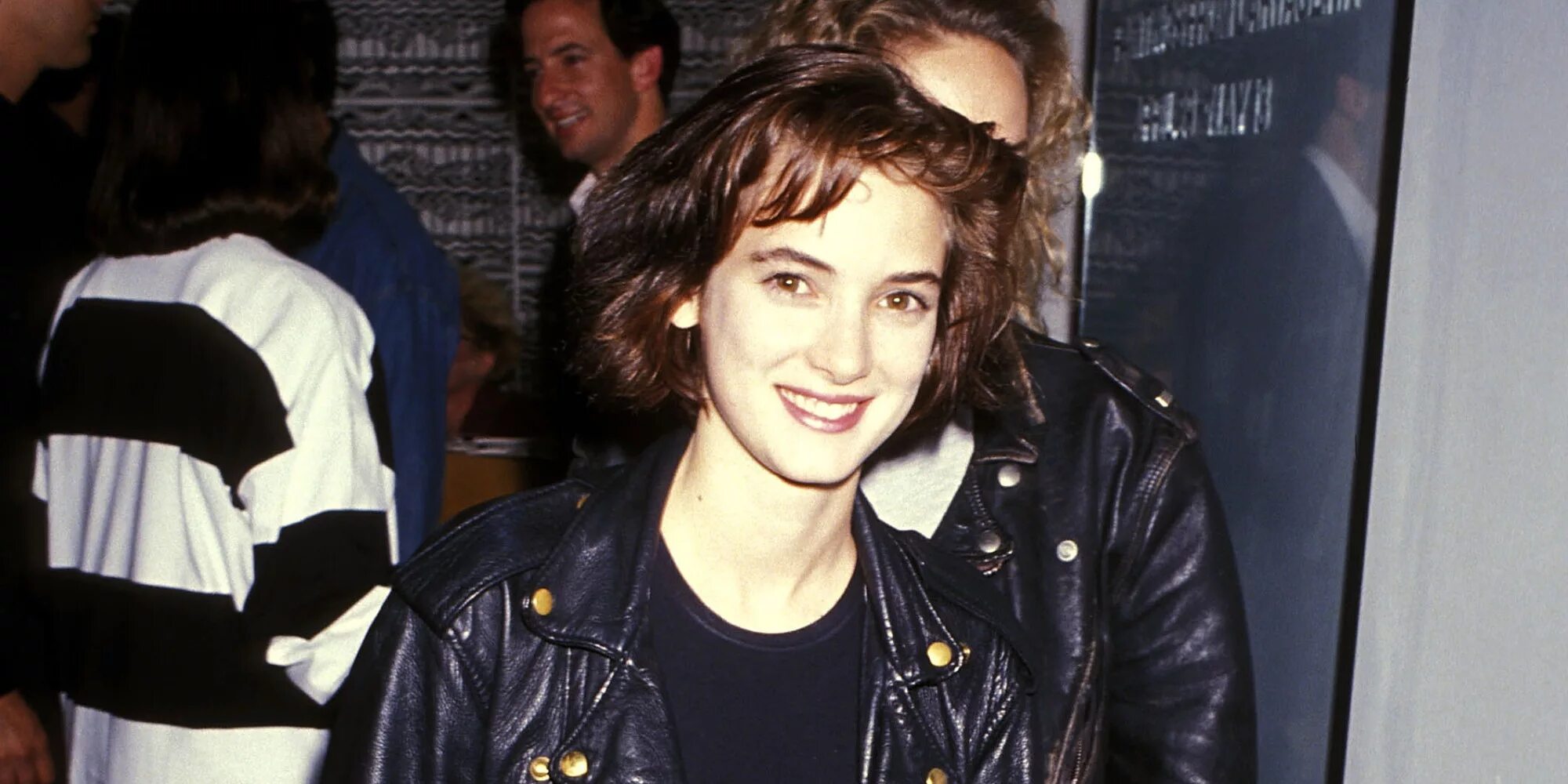 Winona Ryder 90s. Вайнона Райдер туфли. Вайнона Райдер в туфлях фото.