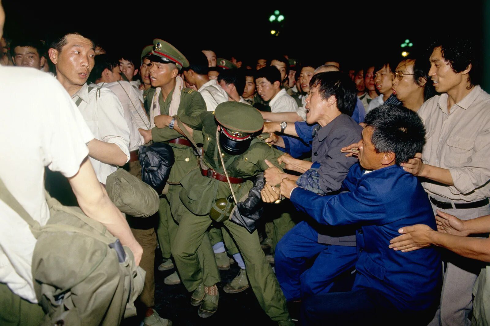 События на площади тяньаньмэнь. Площадь тяньаньмэнь 1989 жертвы.