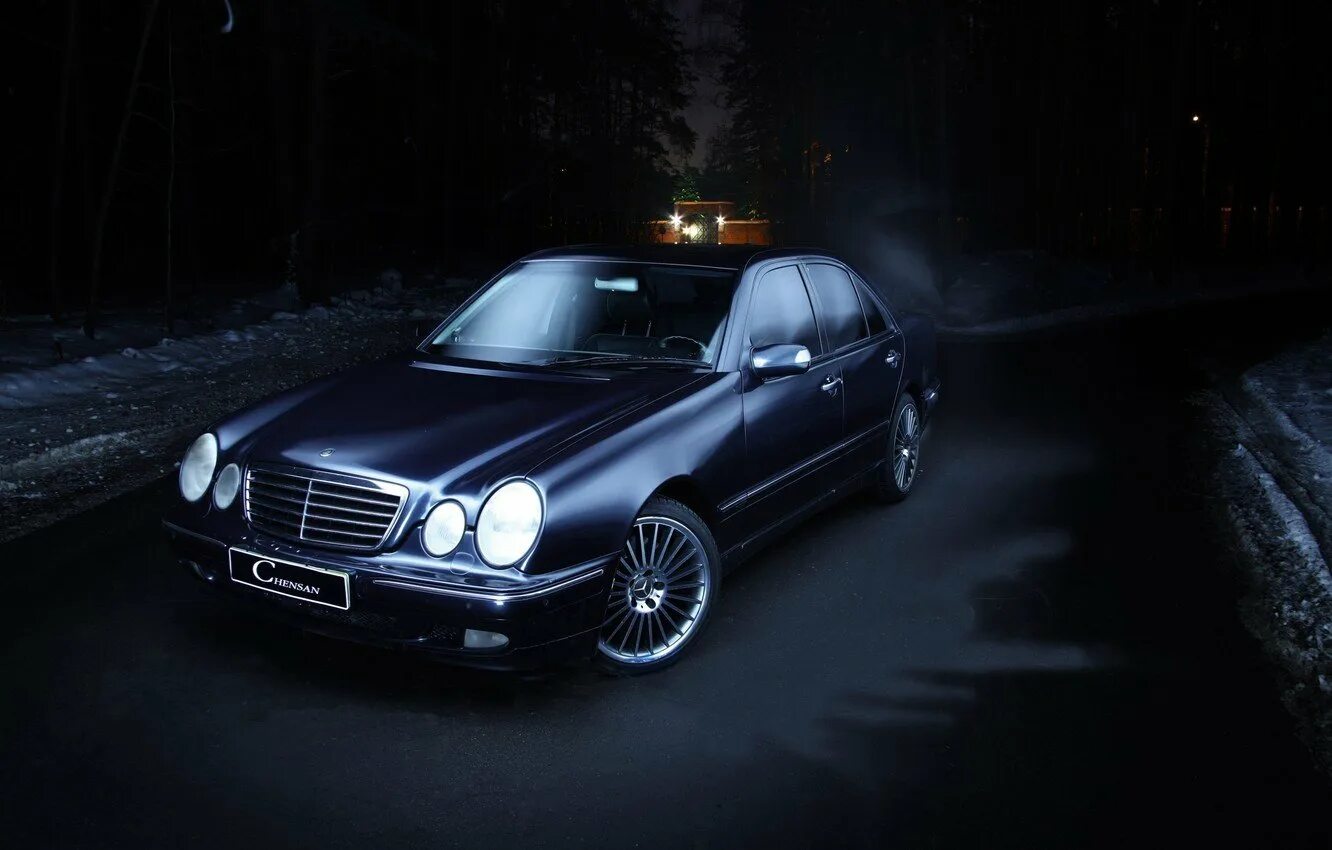 Мерин лупатый. Mercedes-benz w210. мерседес бенц w210. лупатый мерседес w210. мерседес лупатый 210.