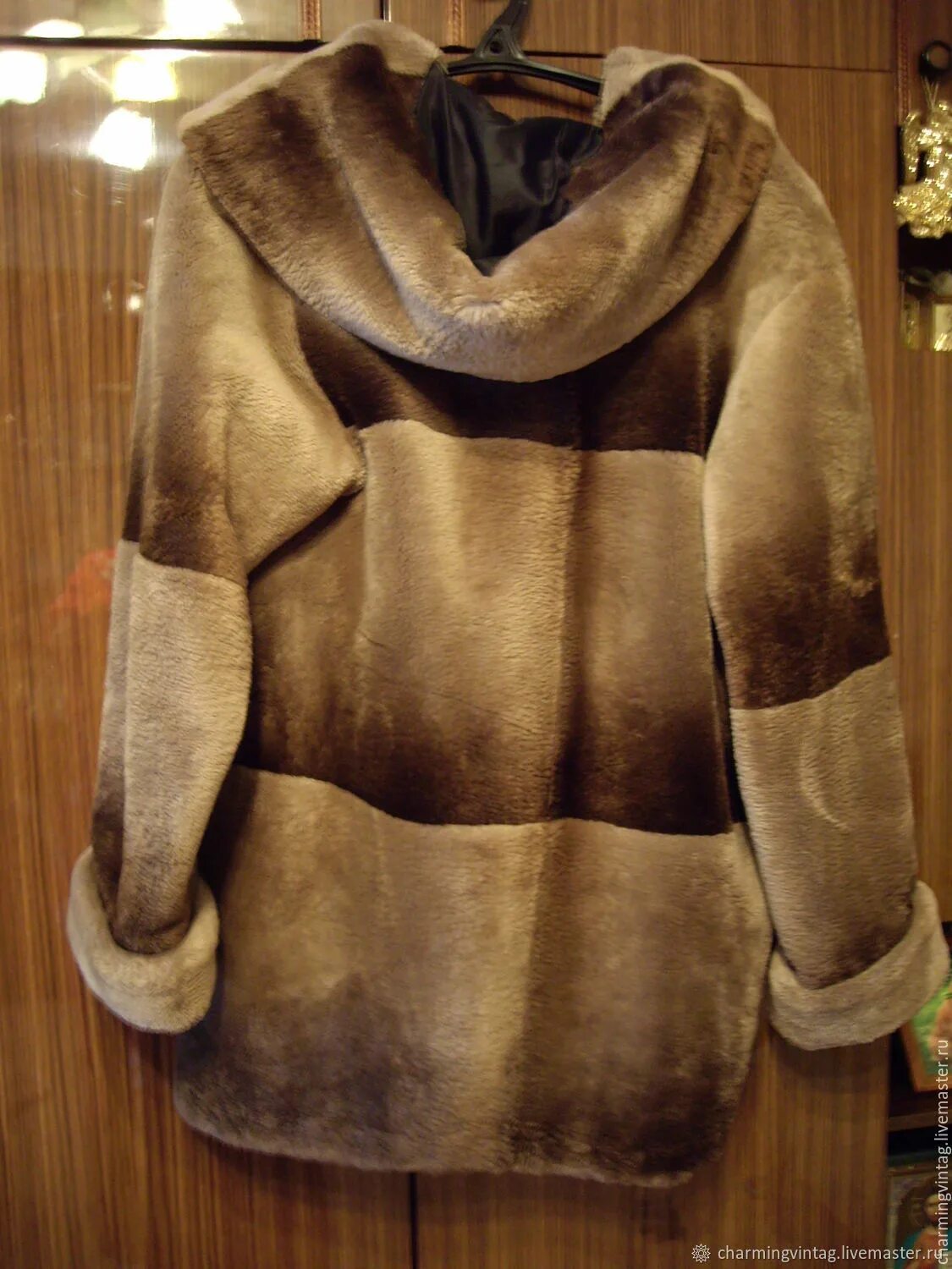 Полушубок из бобра. Шуба из бобра. Шуба из бобра нестриженная. Полушубок из бобра стриженного. Стричь бобра.