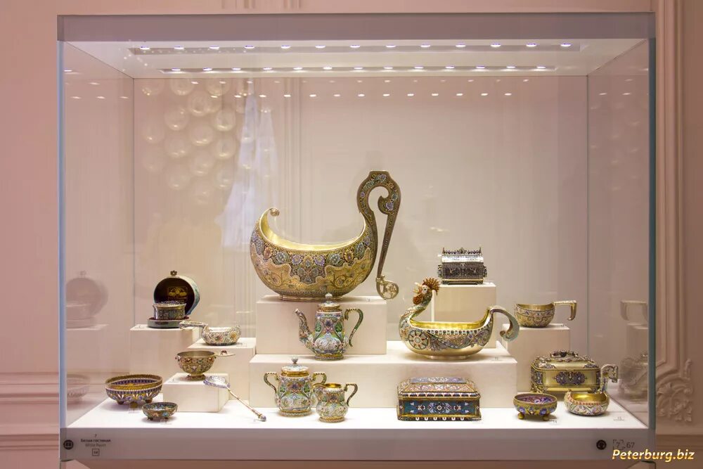 музей фаберже выставочный зал. музей фаберже, санкт-петербург, набережная реки фонтанки, 21. музей фаберже в шуваловском дворце. синяя комната музей фаберже. музей фаберже график работы.