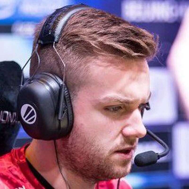 Niko cs go. Niko cs go. Нико кс го g2. Нико киберспортсмен g2. Конфиг нико.