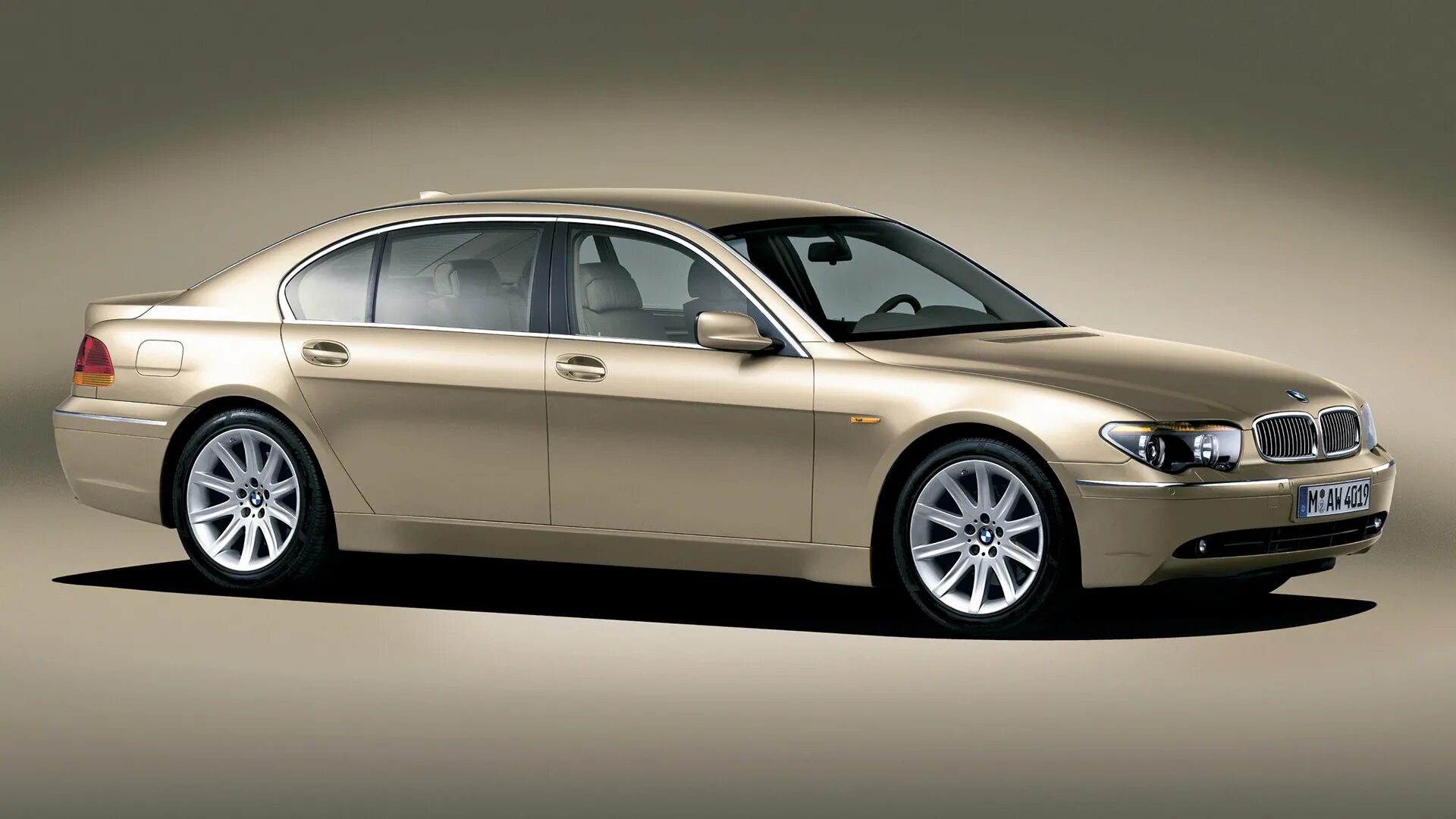 Бмв удлиненная. BMW 745 e65. BMW 745 li. БМВ 745 li 2002. BMW 750li e66.