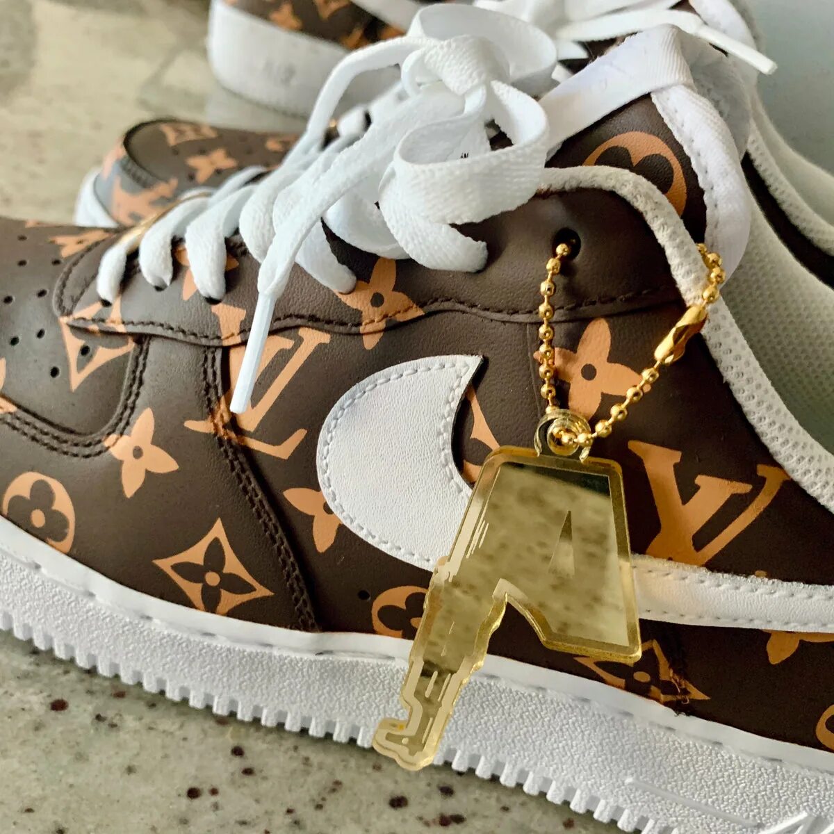 Кроссовки найк луи виттон. Nike Air Force 1 Луи Виттон. Nike Air Force 1 Louis Vuitton. Nike af1 x Louis Vuitton. Nike Air Force Луи Виттон.