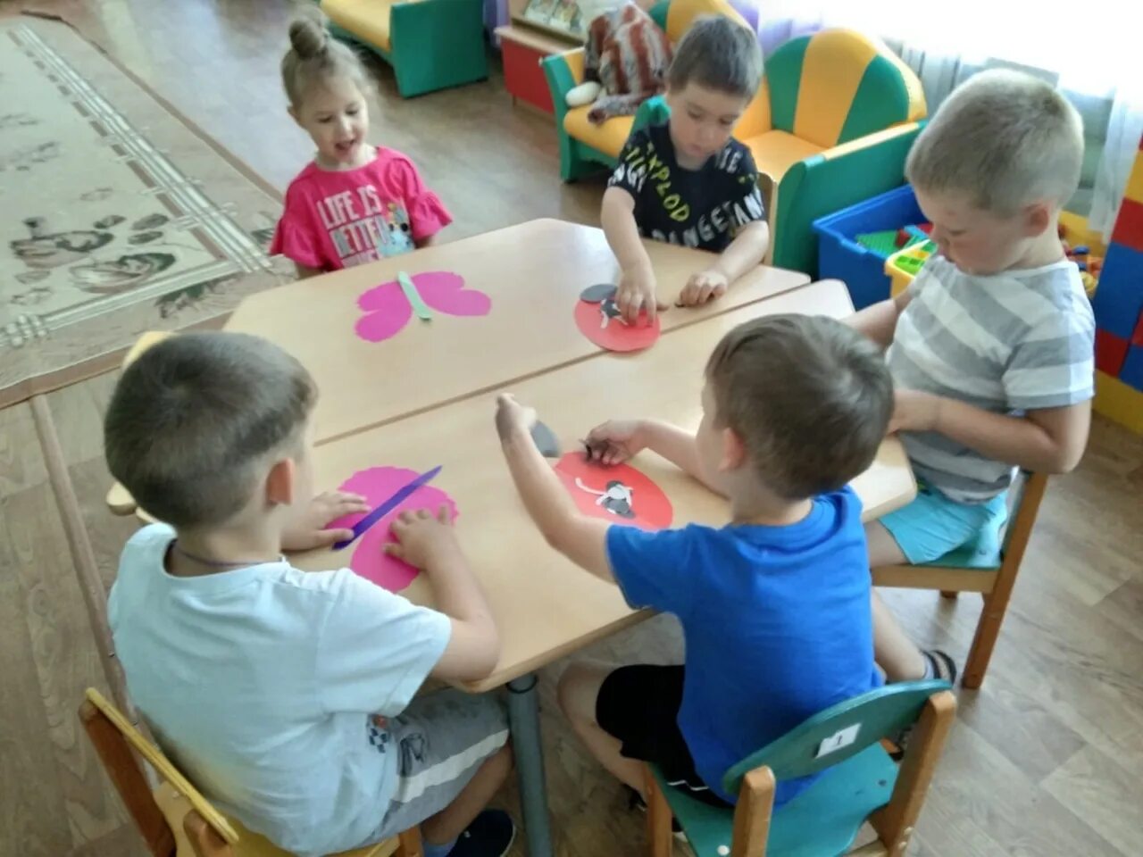 игровые центры в детском саду. кукольный уголок в детском саду. центр игры в группе. развивающая предметно пространственная среда рппс. развивающая среда в детском саду.