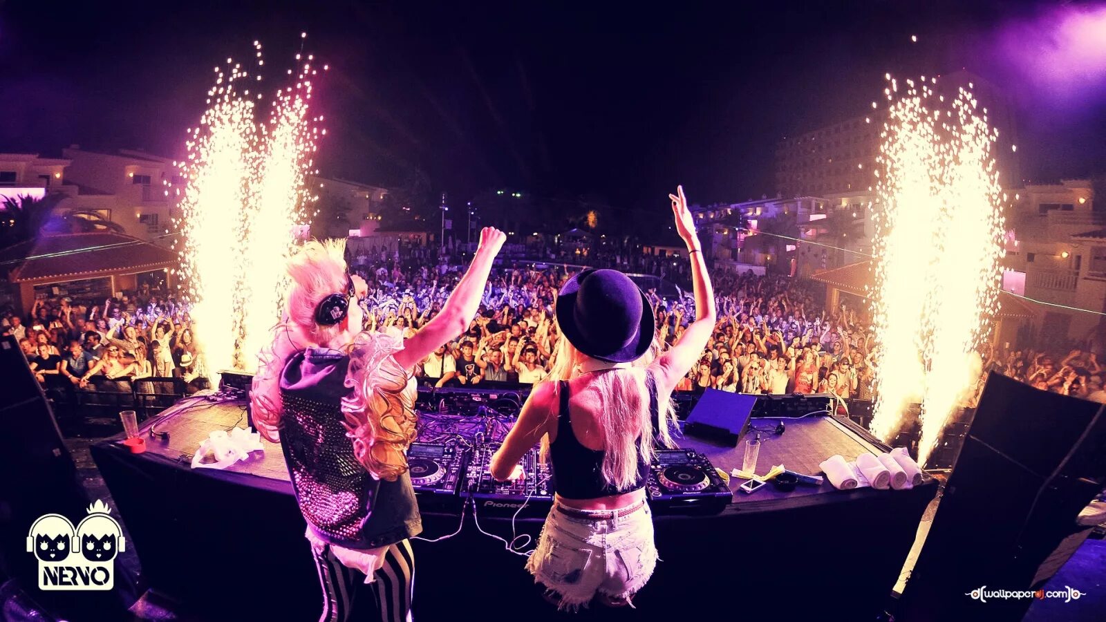Hands up dance. Танцы вверх. dance hands up. club hands up. edm hand up.