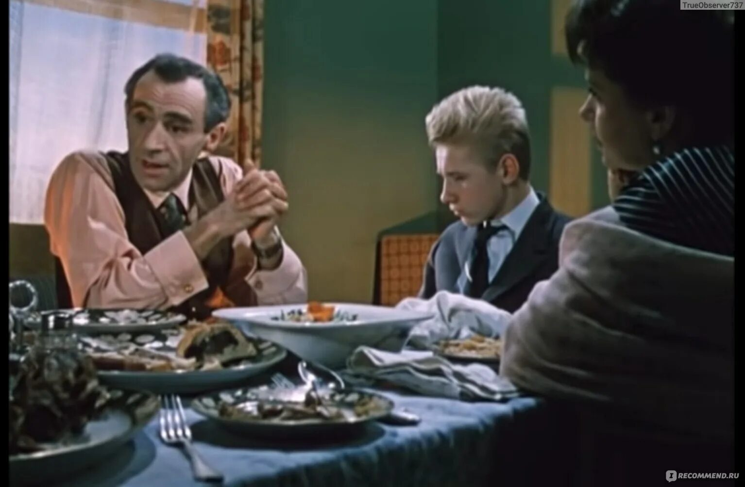 Семь нянек фильм 1962 гердт. Семь нянек 1. Семь нянек фильм 1962 актёры. Комедия семь нянек 1962. А бананы ему можно семь нянек.