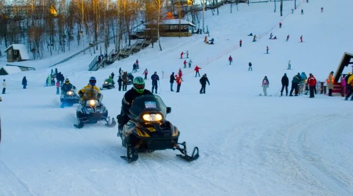 Яхрома спортивная. Дмитров горнолыжный курорт Яхрома. Горнолыжка Дмитров Яхрома. Парк Яхрома горнолыжный курорт. Парк Яхрома Дмитров.