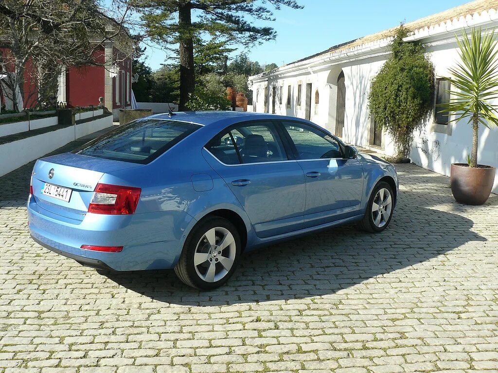 Octavia a7 цвета. Skoda octavia a5 голубая.