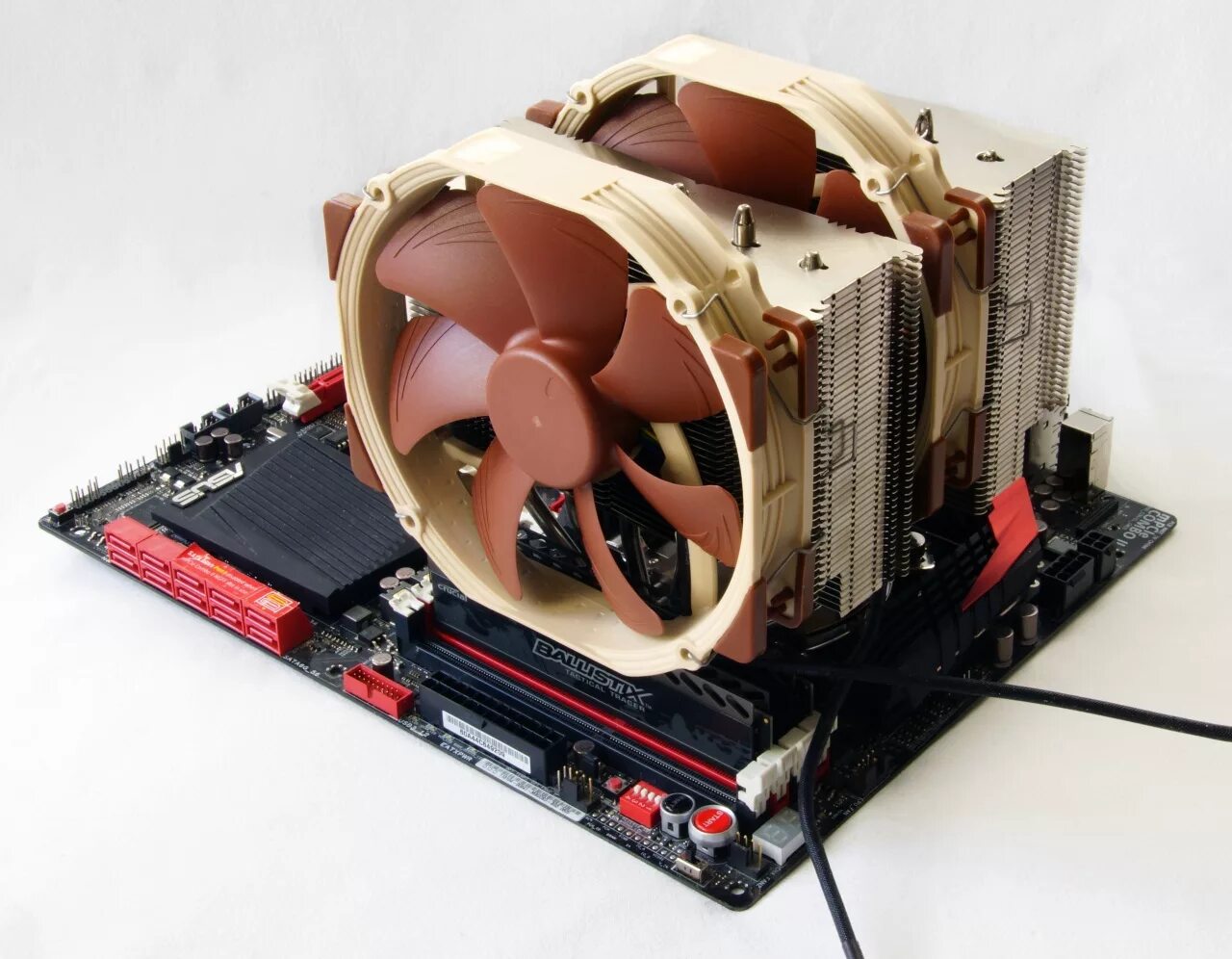 Кулер d15. Noctua NH-d15. Кулер Noctua NH-d15. Ноктуа d-15. Кулер Ноктуа NH d15.