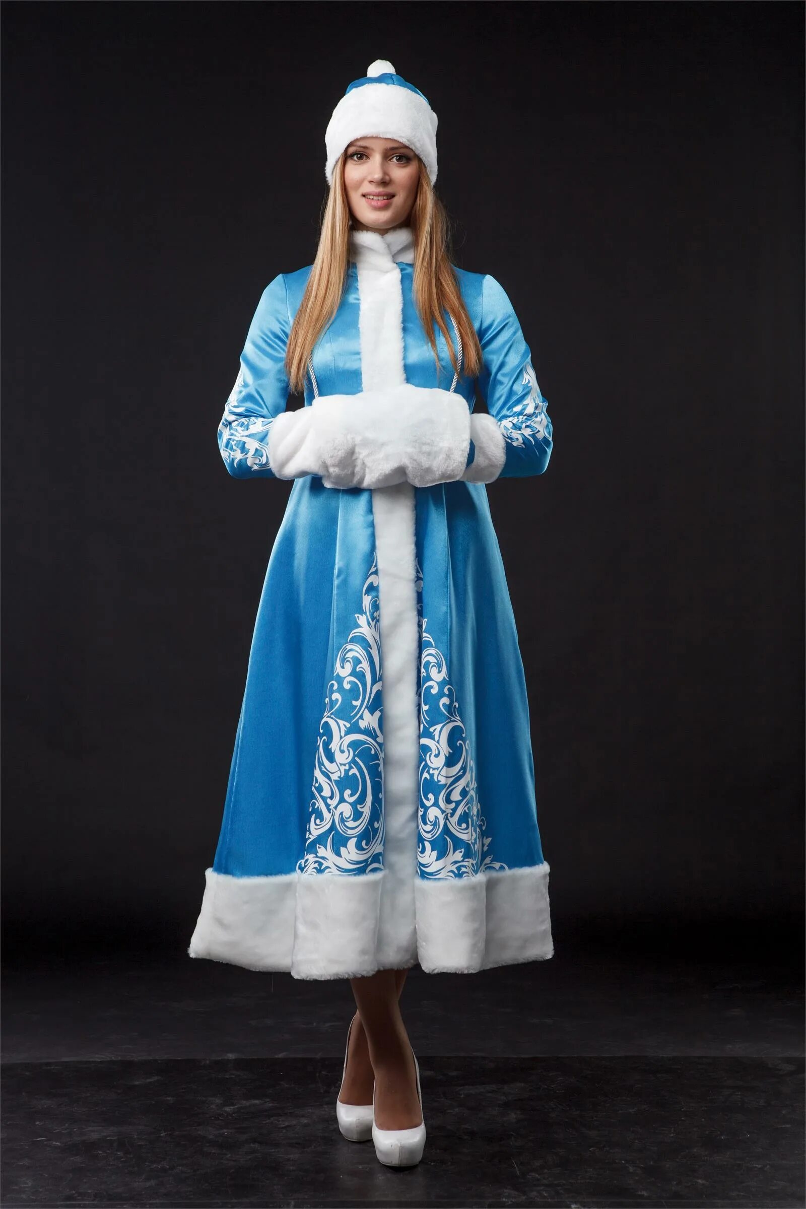 Платье снегурочки для девушки. Девушка в костюме снегурочки. Красивые снегурочки. Красивая снегурочка. Костюм современной снегурочки.