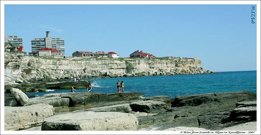 Яссы туркестан каспий актау. Мыс меловой актау. каспийское море актау. курорт актау каспийское море. море в актау казахстан.