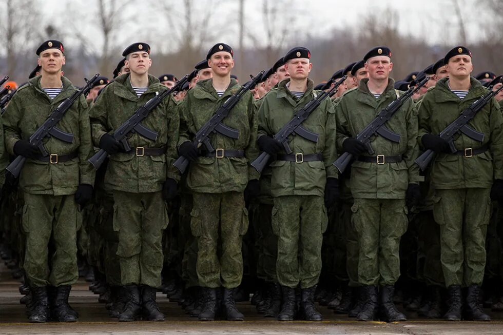 Личный сайт военных. Солдат Российской армии. Военнослужащий Российской армии. Современная Российская армия. Солдаты в армии.