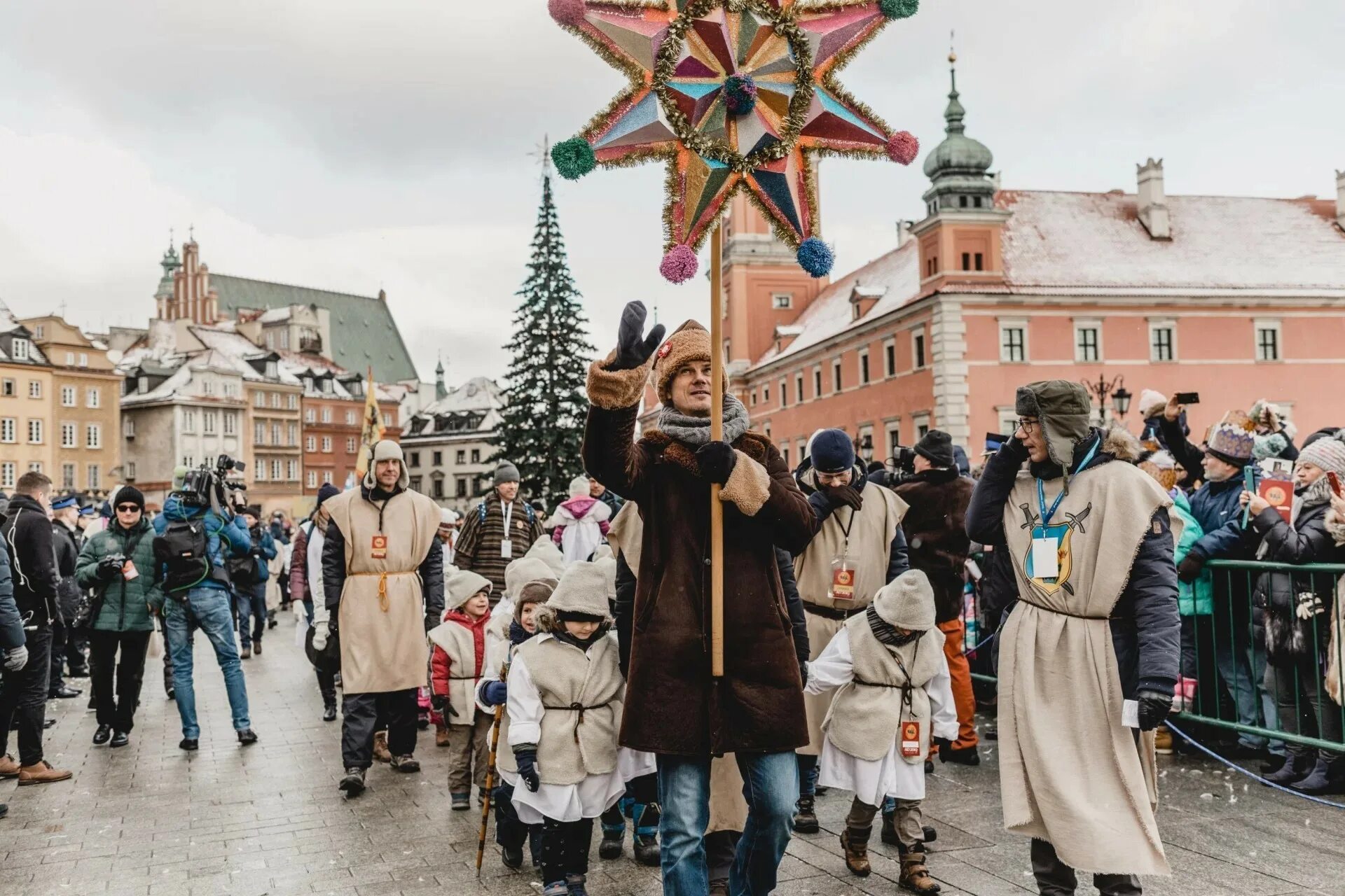 День святого три. Праздник трех королей в Польше. Польский праздник три короля. Праздник трех королей в Польше шествие. Праздник трёх королей в Германии.