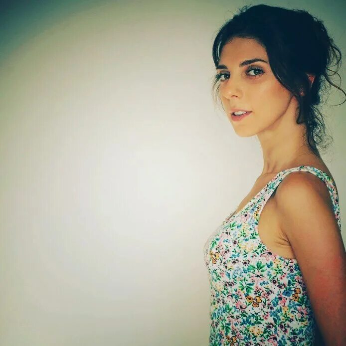 Эбру шахин рейян шадоглу. Стиль эбру. Эбру шахин. Эбру юнлю. Эбру юнлю.