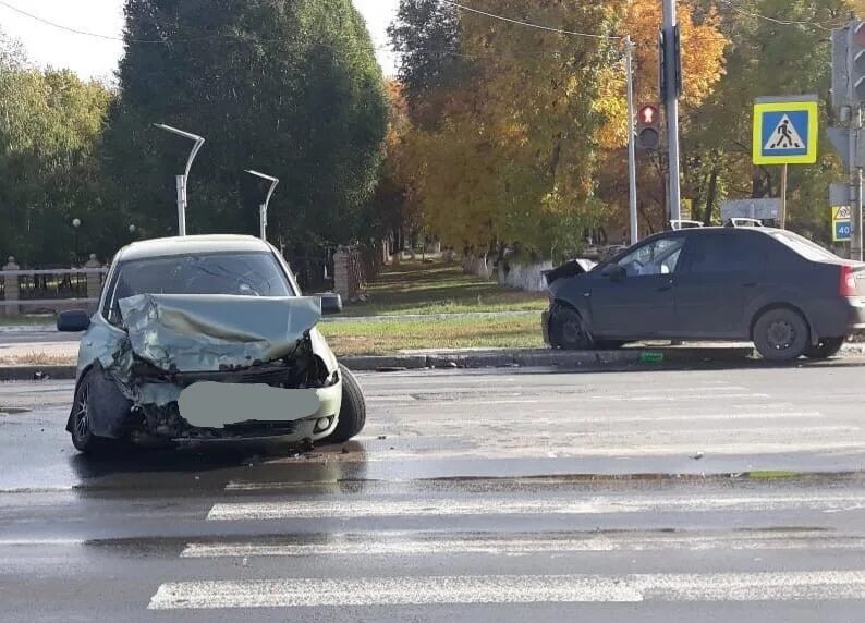 Авария в новокуйбышевске вчера. Новокуйбышевск происшествия сегодня. Авария в новокуйбышевске. Новокуйбышевск происшествие. Новокуйбышевск авария на калинина.