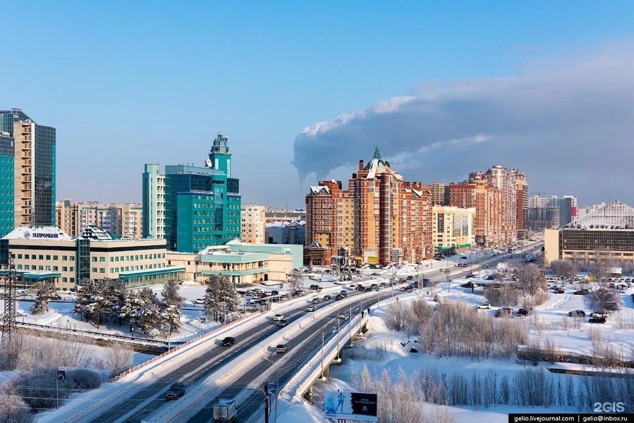 Время сейчас красивое. Город Сургут. Сургут центр города. Город Сургут Ханты-Мансийский автономный округ. Сургут Тюменская область.