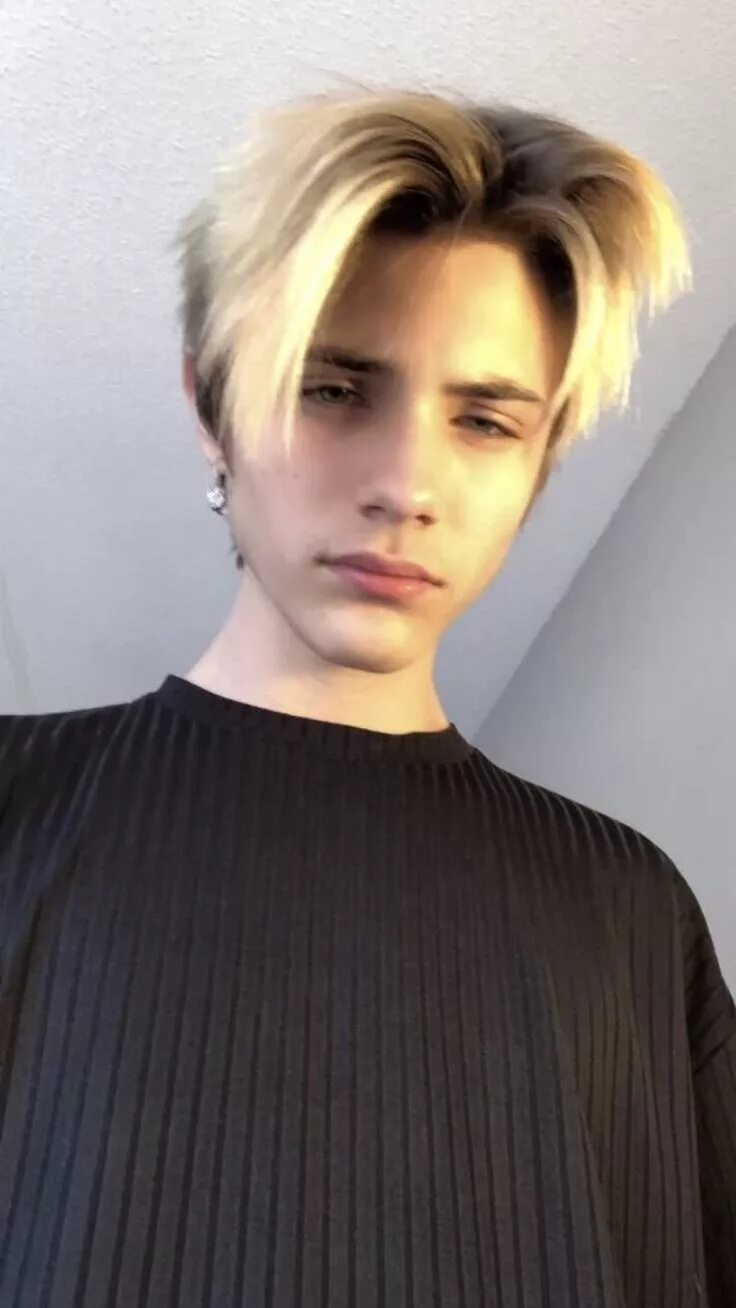 Pin on Faces Boys colored hair, Men haircut styles, Pretty hairstyles
