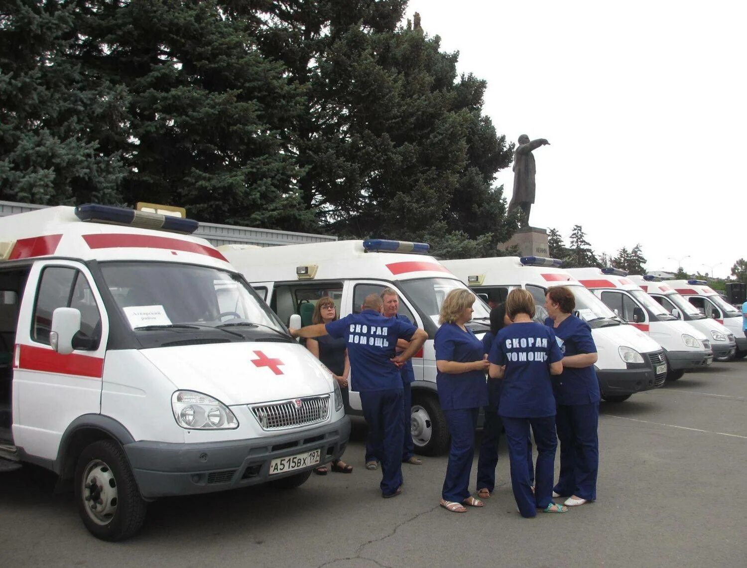 Саратовская станция скорой медицинской помощи. Автомобиль скорой помощи. Скорая стоматологическая служба помощь на бутлерова казань телефон. Саратовская скорая медицинская помощь. Саратовская городская станция скорой медицинской помощи.