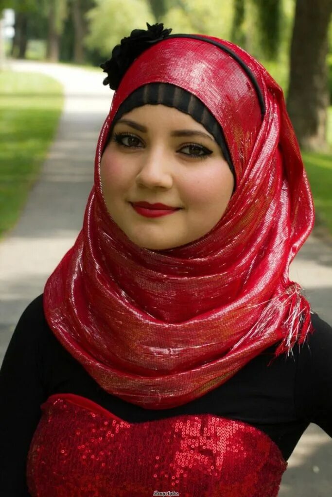 Исломий кизлар. Муслима аëллар. Мусульманка. Хиджаб. Самые красивые девушки в хиджабе.