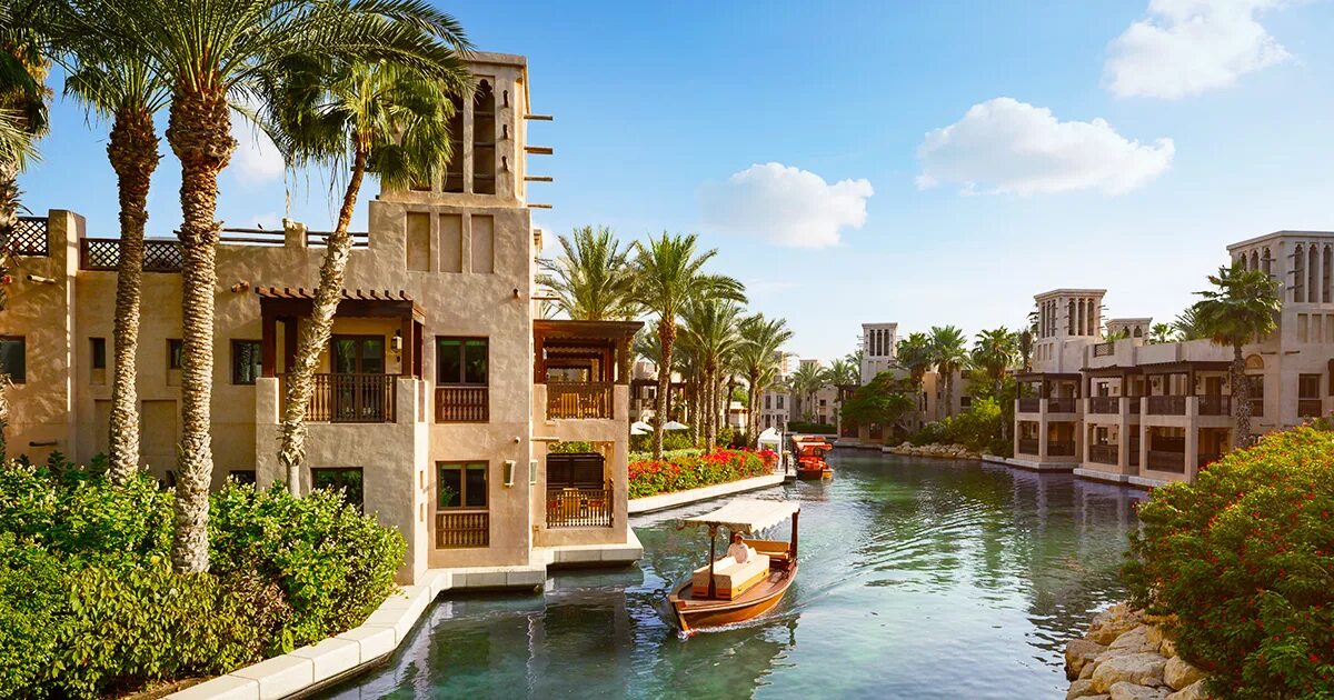 Madinat jumeirah отели. Jumeirah al qasr 5 дубай. Отель al masyaf дубай. Мадинат джумейра дубай. Мадинат отель дубай.