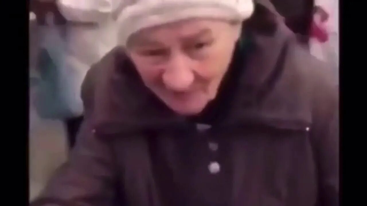 Алейкум рубль будет. Салам алейкум рубль будет. бабушка рубль будет. рубль будет бабка мем. салам алейкум рубль будет убью зарежу.