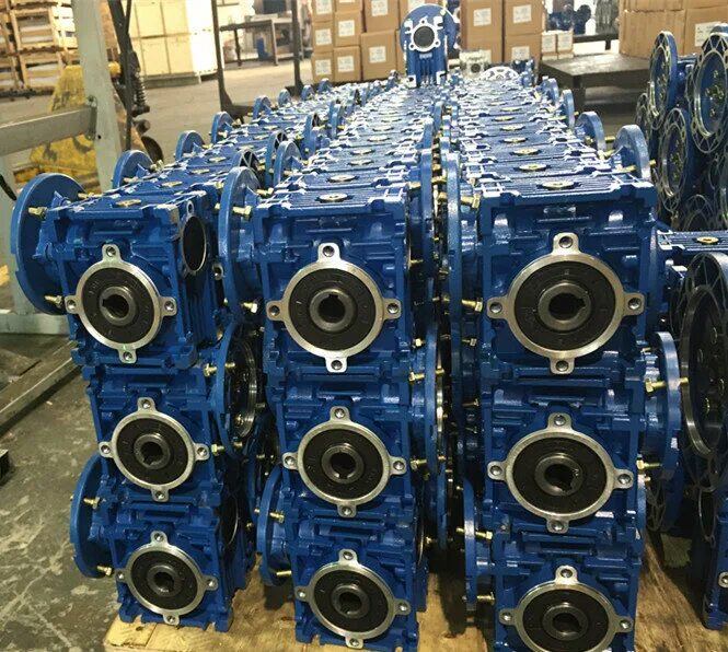 Редуктор husqvarna 125r, 128r. Редуктор нижний с дифференциалом в сборе (178/186f). Редуктор цдн-630. Редуктора в нижнем новгороде. Червячный угловой редуктор 1 к 20 ведущий вал.