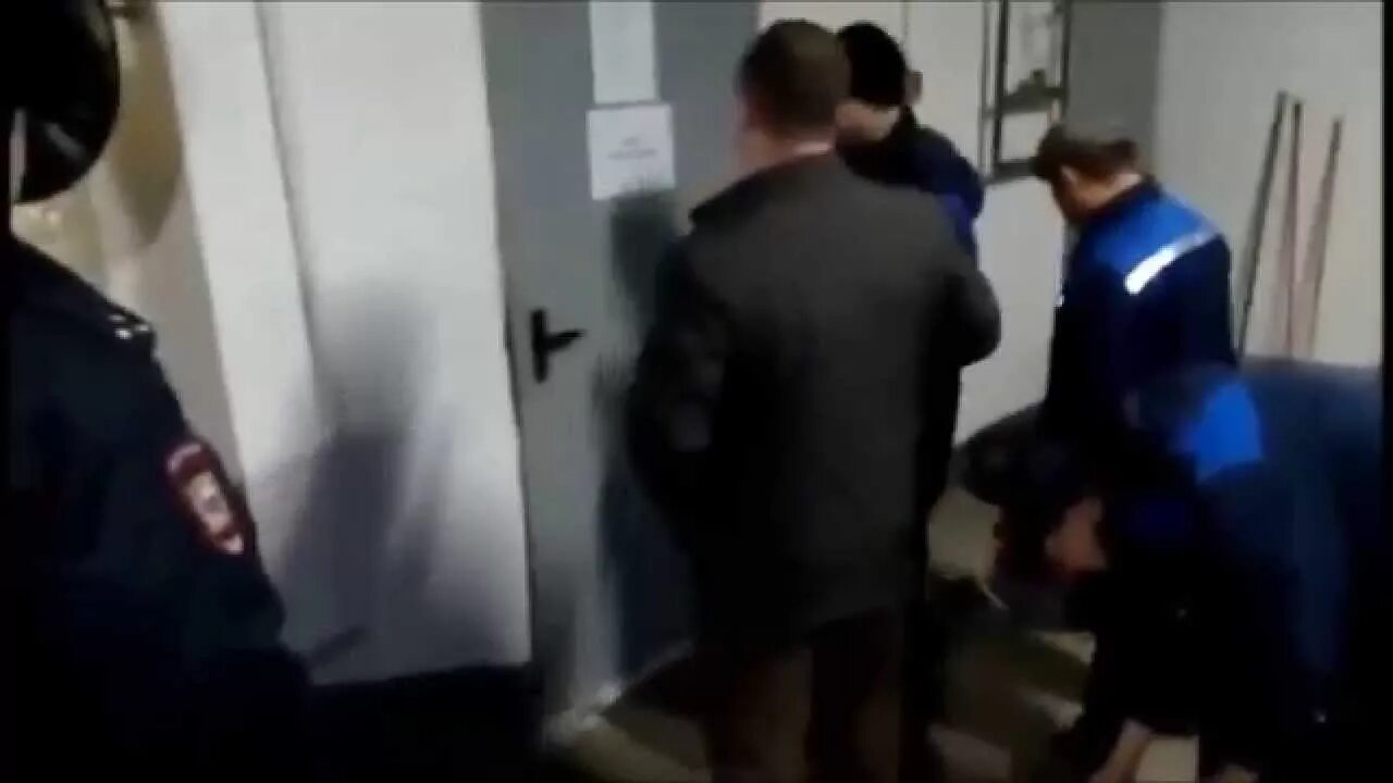 Рейдерский захват в чехове. Рейдерский захват в чехове. Рейдерский захват тверского пассажа. Рейдерский захват в чехове. Рейдерский захват барнаул.