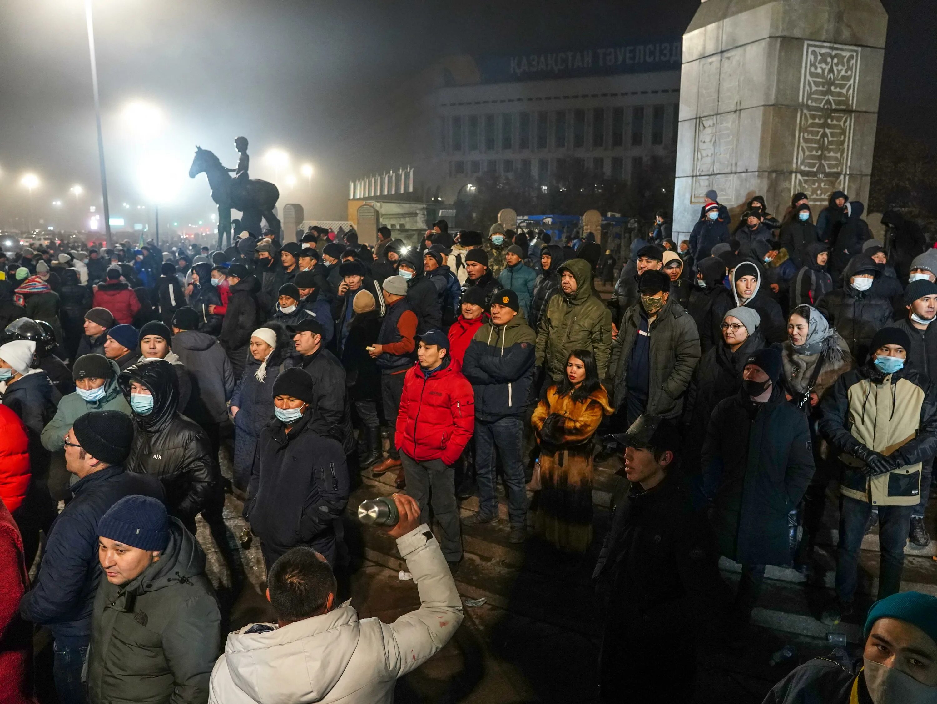 События в казахстане сегодня. Алматы протесты январь 2022. Протесты в Казахстане. Митинг в Казахстане январь 2022. Митинги в Алматы 2022 года.