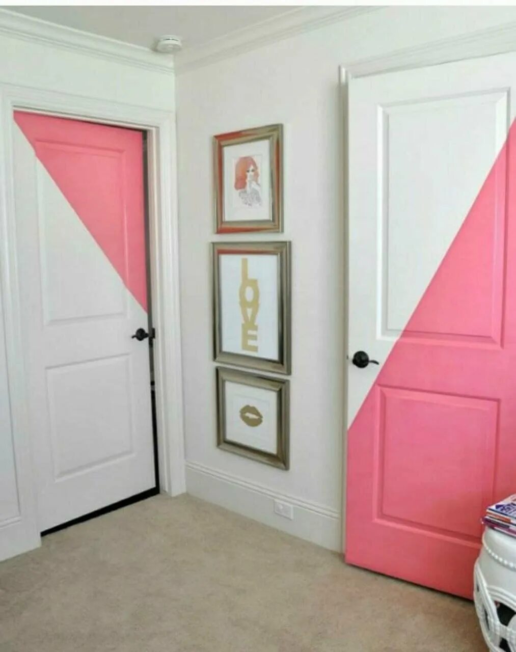 Какую дверь можно покрасить. Крашеные двери. Покрасить дверь межкомнатную. Перекраска дверей. Декор двери.