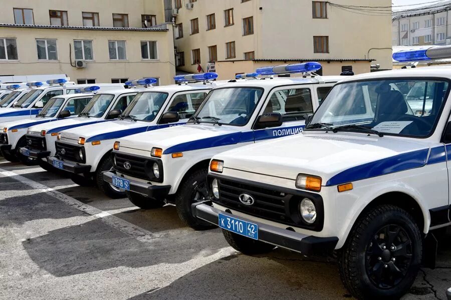 Авто р ф. Машины полиции россии. полицейский автомобиль россия. машины полицейские российские. полицейская машина в росси.