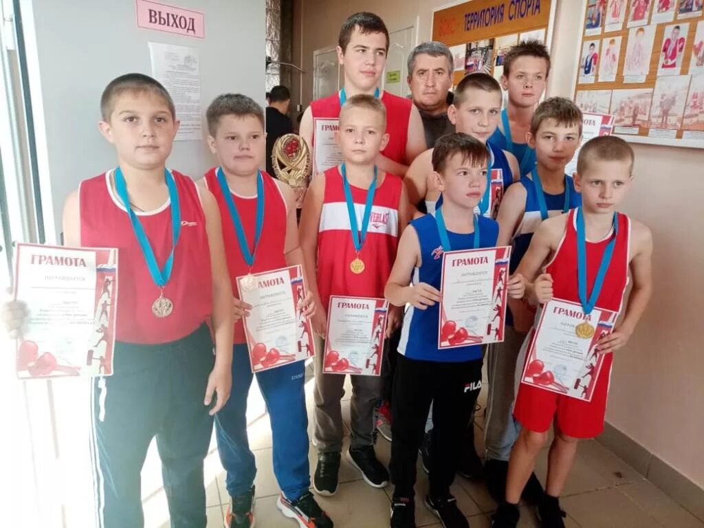 Нидвигин владимир бокс новошахтинск. Новошахтинск баскетбол. Бокс новошахтинск. Новошахтинск спортивная школа. Новошахтинск.