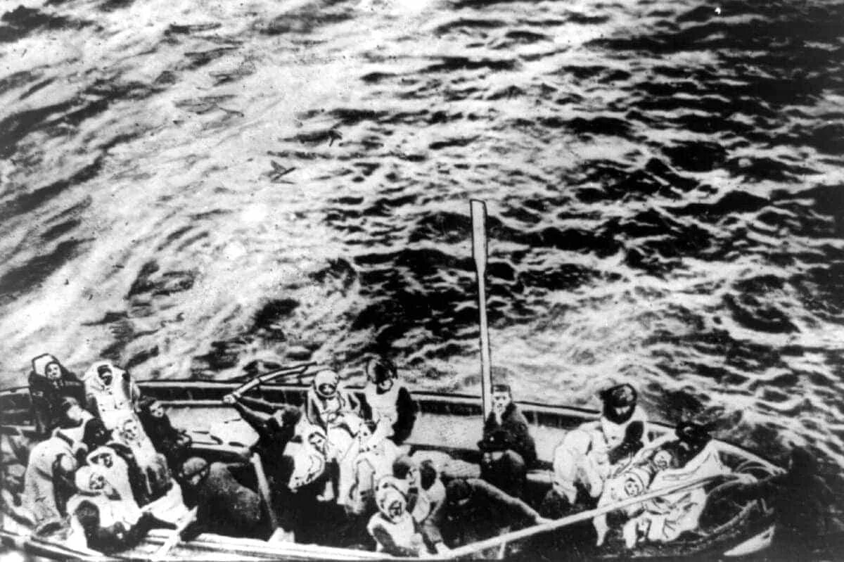 Титаник истории выживших. Титаник Карпатия спасение выживших. Фото выживших на Титанике.